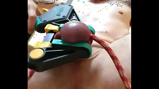 Cherche partenaire bdsm ballbusting